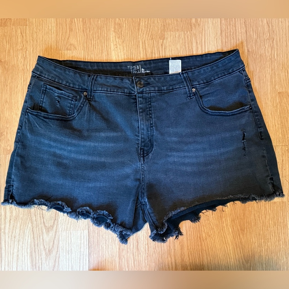 Jean Shorts with Frayed Hem